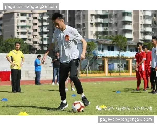 “中超‘超越爱’公益活动走进云南山区小学”