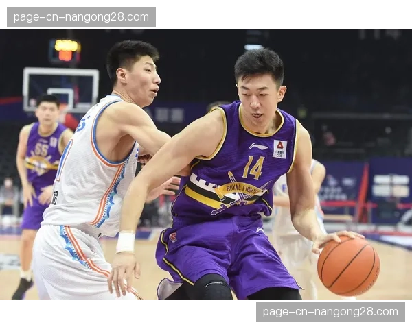 校园篮球赛事报告：CBA赞助的大学联赛商业价值与人才输送链条初显